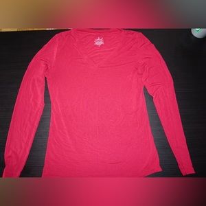 Cuddl Duds Women's Red Long Sleeve Top